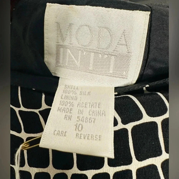 NWT Moda Int’l Women's Black White Snake Print Silk Slit Maxi Skirt Size 10 - Picture 4 of 5